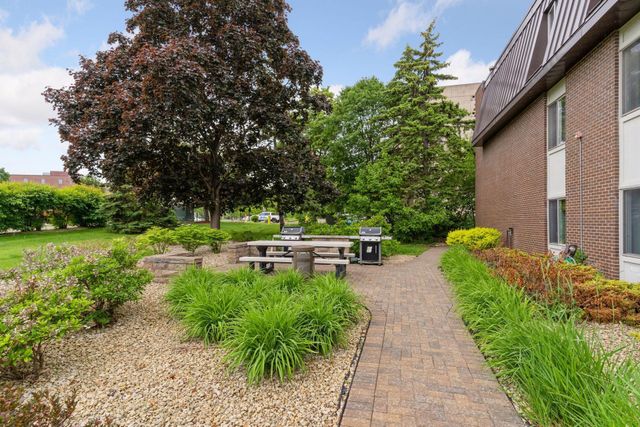 4860 Park Commons Drive 205, Saint Louis Park, MN 55416