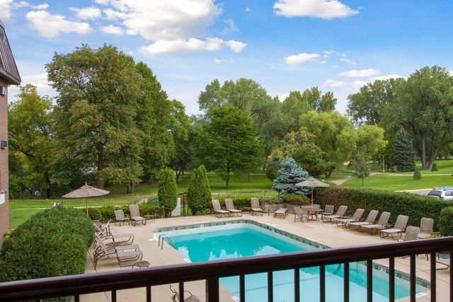 4860 Park Commons Drive 205, Saint Louis Park, MN 55416