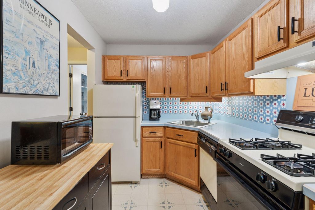 4860 Park Commons Drive 205, Saint Louis Park, MN 55416