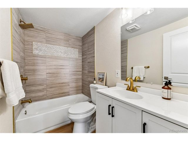 8903 S Balsam St, Littleton, CO 80128