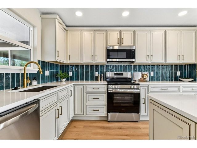 8903 S Balsam St, Littleton, CO 80128
