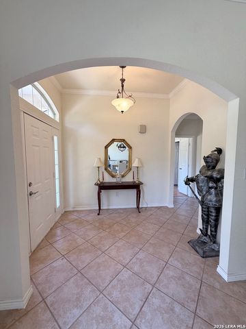 444 Shannon Rdg, Floresville, TX 78114