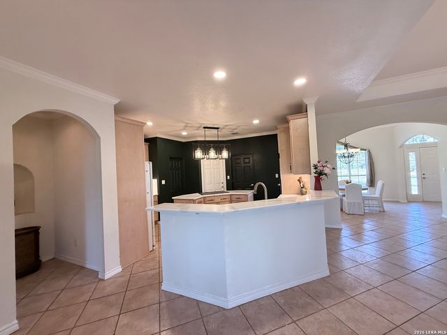 444 Shannon Rdg, Floresville, TX 78114