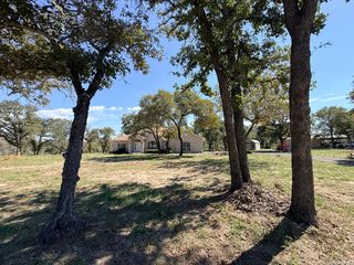 444 Shannon Rdg, Floresville, TX 78114