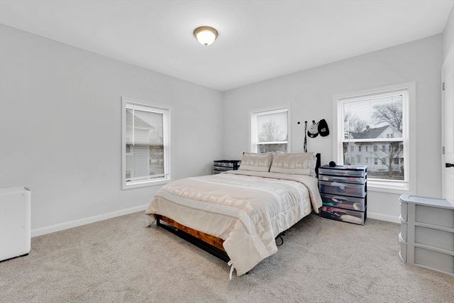 276 Dickinson St, Springfield, MA 01108