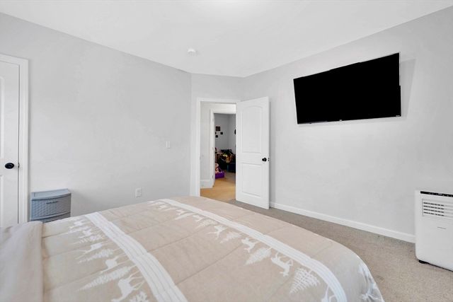 276 Dickinson St, Springfield, MA 01108