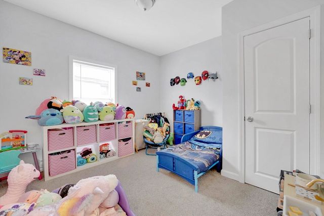 276 Dickinson St, Springfield, MA 01108