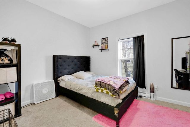 276 Dickinson St, Springfield, MA 01108