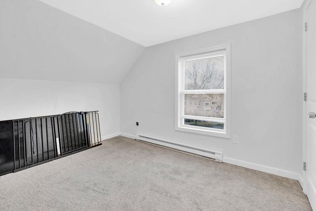 276 Dickinson St, Springfield, MA 01108