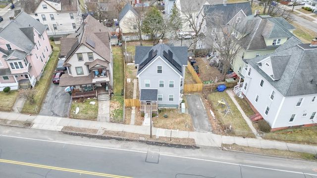 276 Dickinson St, Springfield, MA 01108