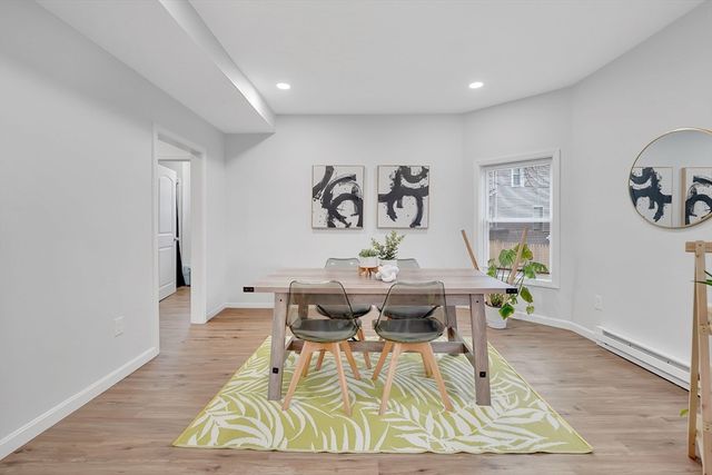 276 Dickinson St, Springfield, MA 01108