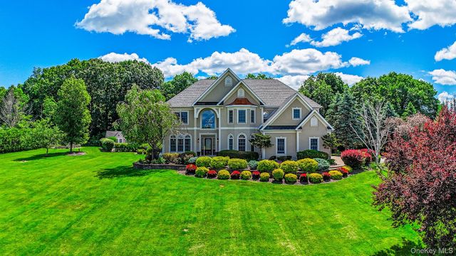 17 Dorian Way, Campbell Hall, NY 10916