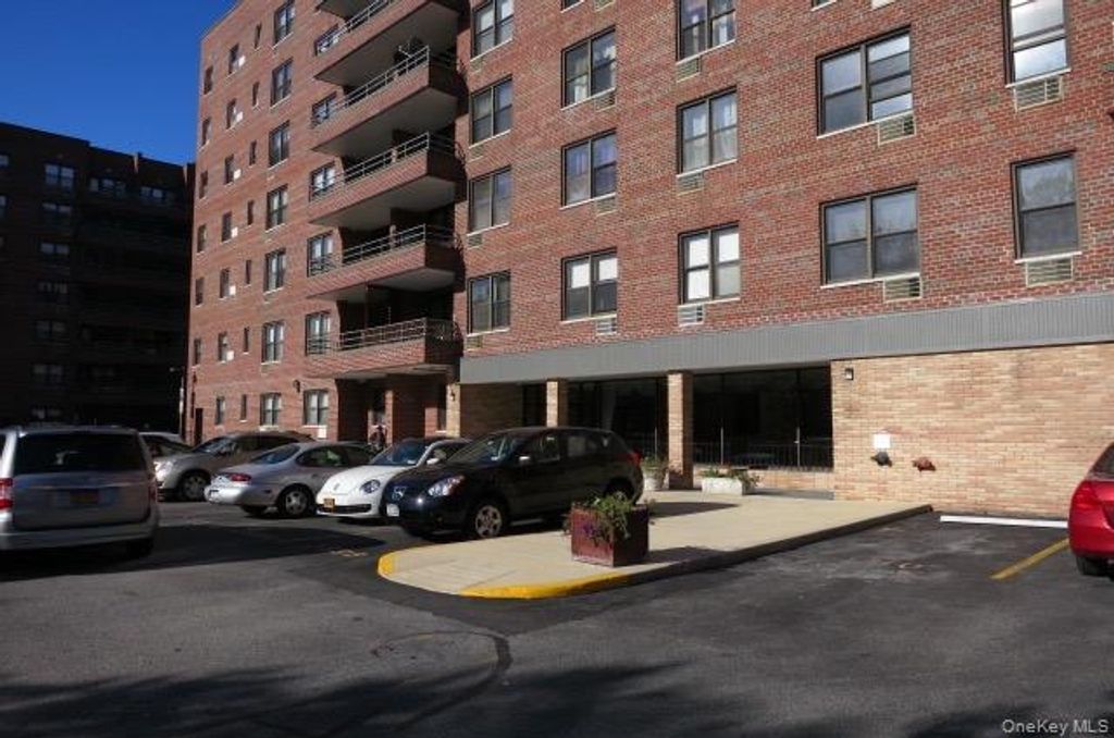 60 Barker Street 614, Mount Kisco, NY 10549 — photo 2