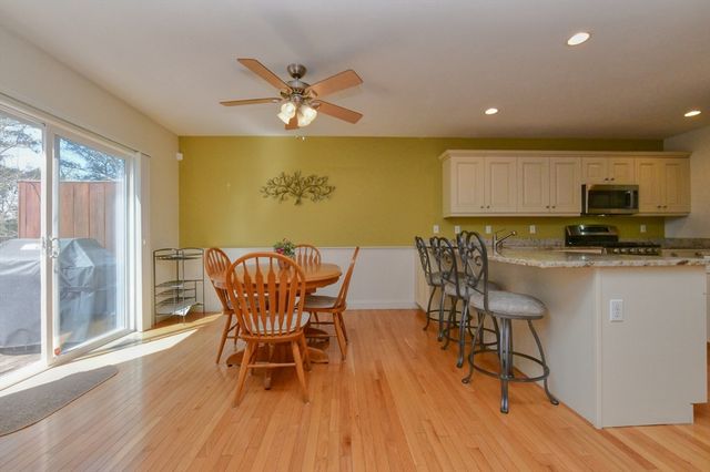 2 Candleberry Ct 2, Bourne, MA 02532