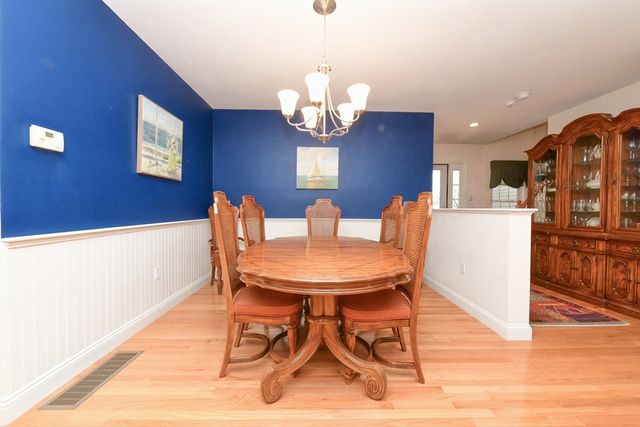 2 Candleberry Ct 2, Bourne, MA 02532