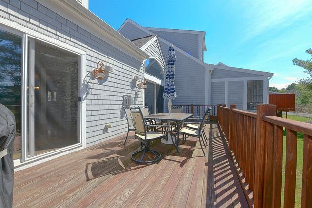 2 Candleberry Ct 2, Bourne, MA 02532