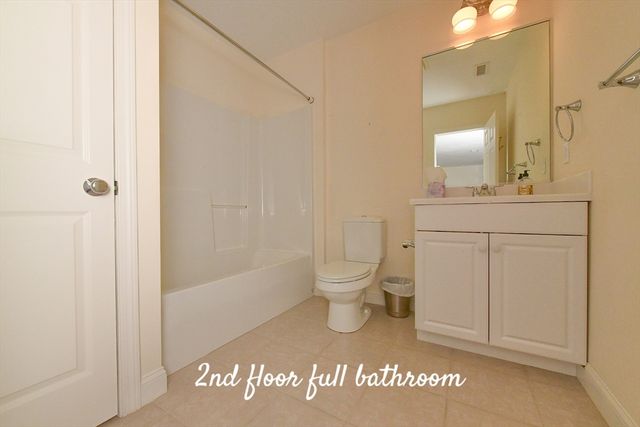 2 Candleberry Ct 2, Bourne, MA 02532