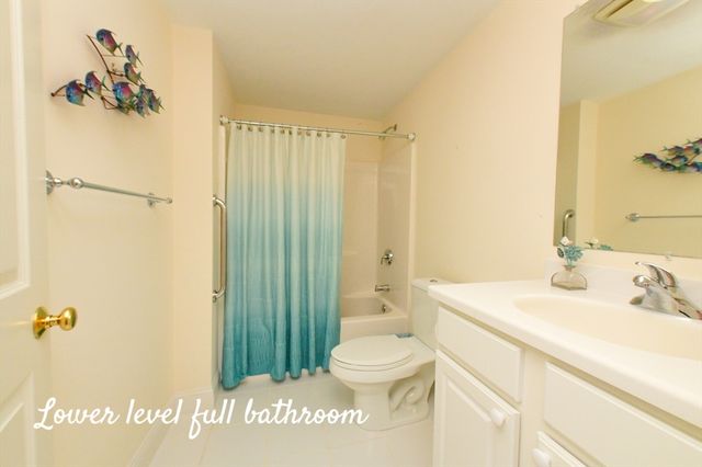 2 Candleberry Ct 2, Bourne, MA 02532