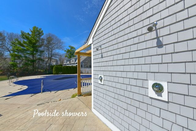 2 Candleberry Ct 2, Bourne, MA 02532