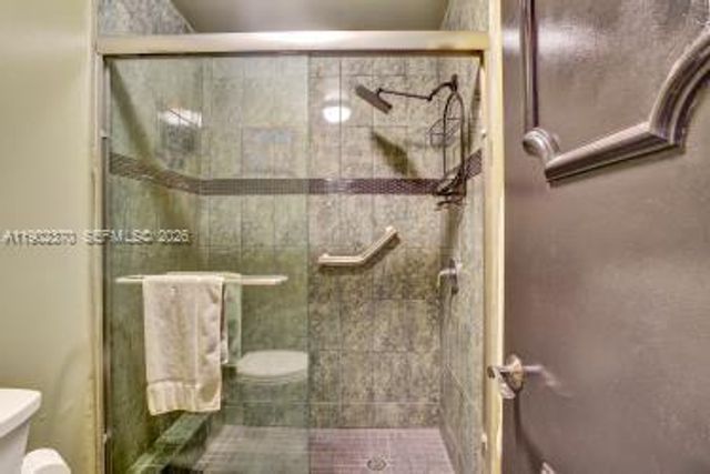 10026 NW 52nd Terrace, Doral, FL 33178