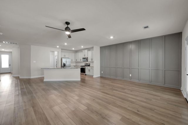 6294 Wedgewood Hills Drive, Conroe, TX 77304