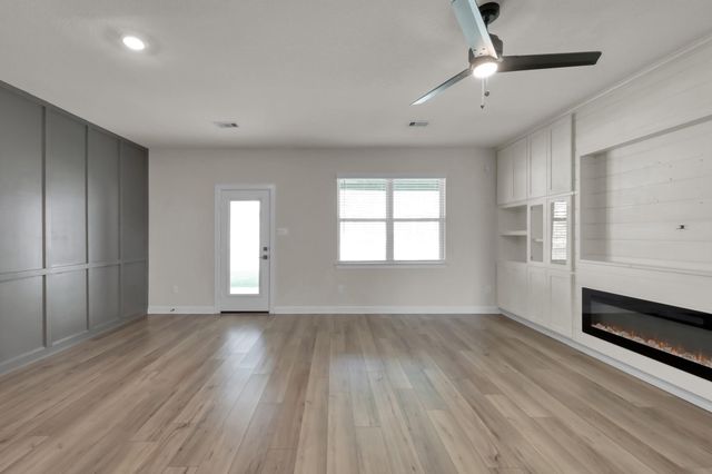 6294 Wedgewood Hills Drive, Conroe, TX 77304