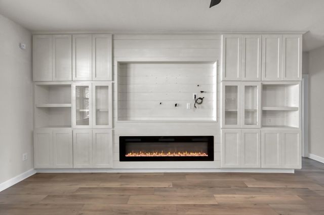 6294 Wedgewood Hills Drive, Conroe, TX 77304