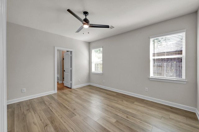 6294 Wedgewood Hills Drive, Conroe, TX 77304