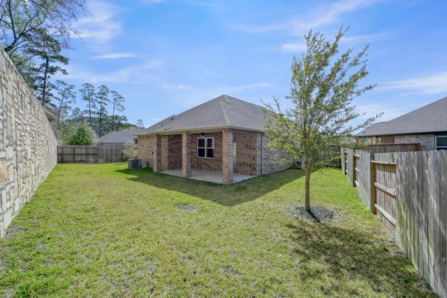 6294 Wedgewood Hills Drive, Conroe, TX 77304