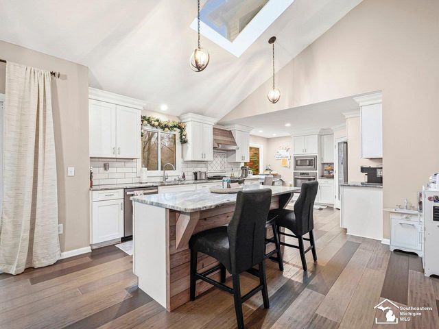 2194 W Dean Road, Temperance, MI 48182