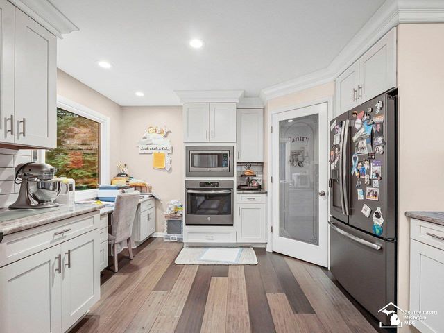 2194 W Dean Road, Temperance, MI 48182