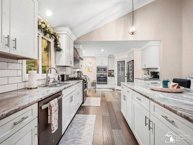 2194 W Dean Road, Temperance, MI 48182