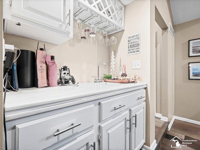 2194 W Dean Road, Temperance, MI 48182