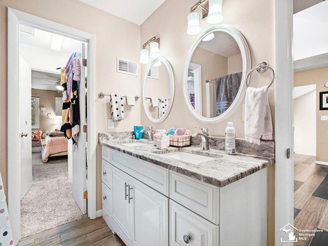 2194 W Dean Road, Temperance, MI 48182