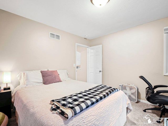 2194 W Dean Road, Temperance, MI 48182