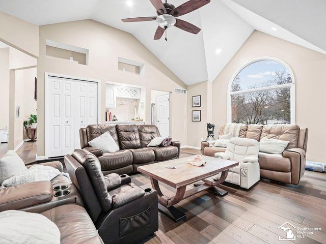 2194 W Dean Road, Temperance, MI 48182