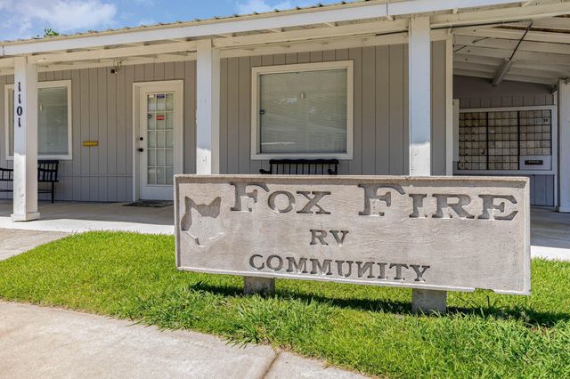 930 Foxfire Dr., North Myrtle Beach, SC 29582