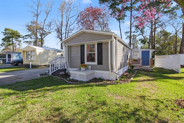 930 Foxfire Dr., North Myrtle Beach, SC 29582