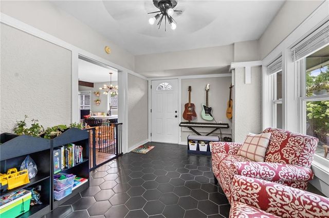 414 W 61st Street, Kansas City, MO 64113