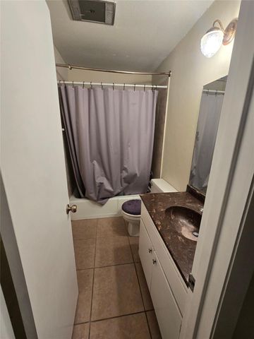 1221 W Hopkins ST 8, San Marcos, TX 78666