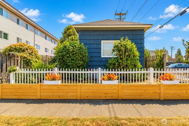 611 N Junett Street N, Tacoma, WA 98406