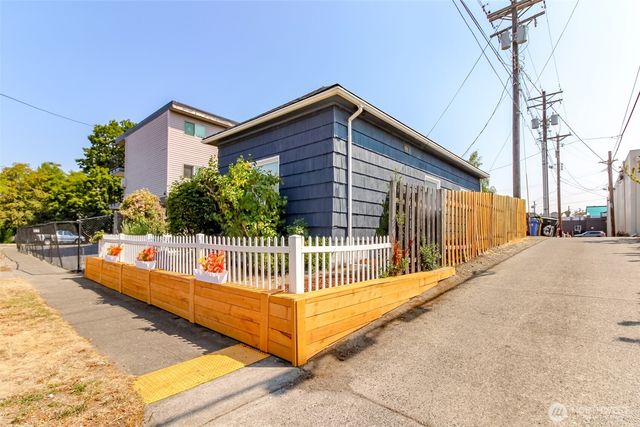 611 N Junett Street N, Tacoma, WA 98406