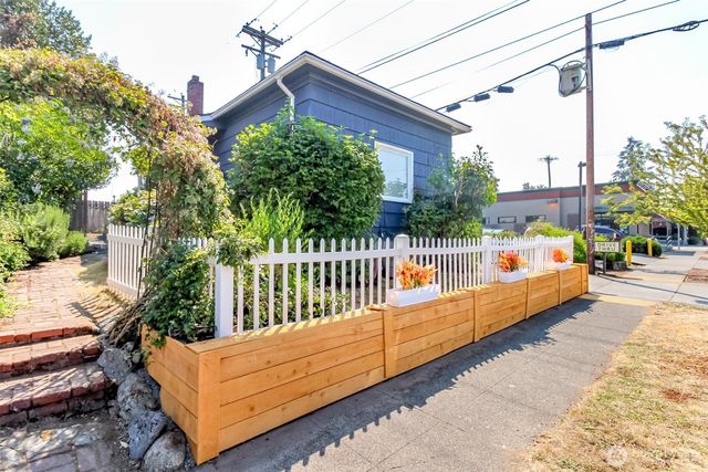 611 N Junett Street N, Tacoma, WA 98406