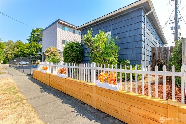 611 N Junett Street N, Tacoma, WA 98406