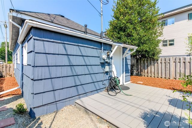 611 N Junett Street N, Tacoma, WA 98406