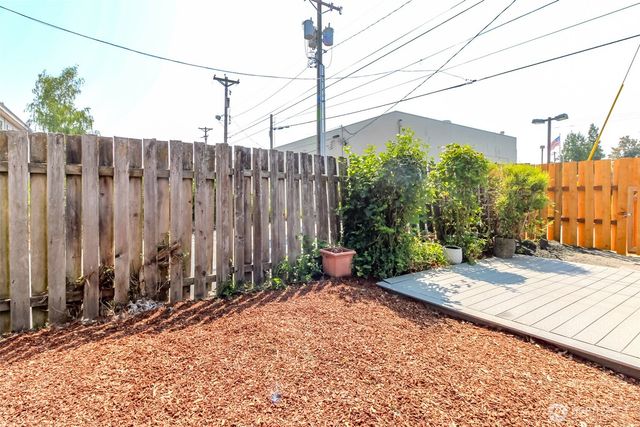 611 N Junett Street N, Tacoma, WA 98406