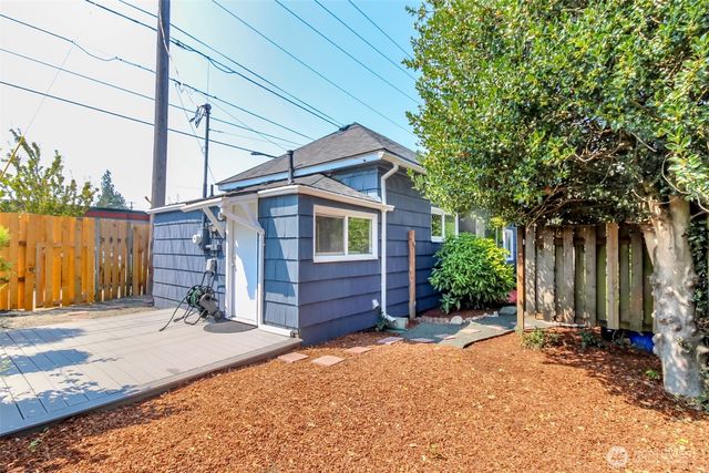 611 N Junett Street N, Tacoma, WA 98406