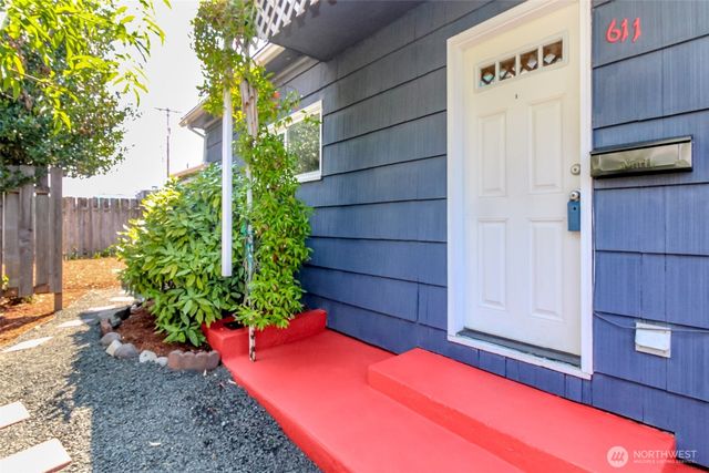 611 N Junett Street N, Tacoma, WA 98406