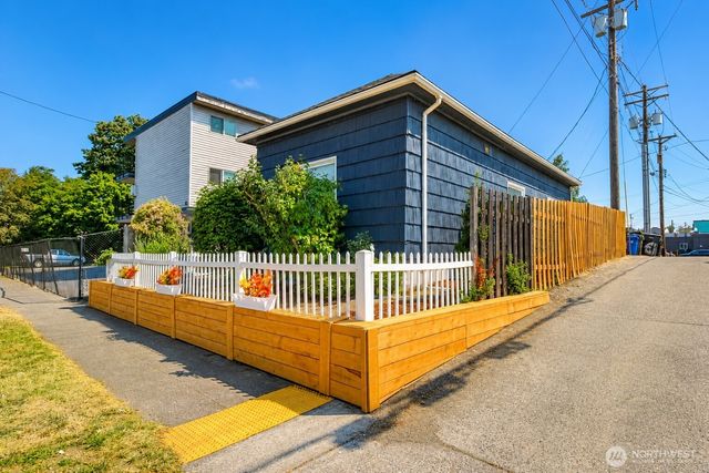 611 N Junett Street N, Tacoma, WA 98406