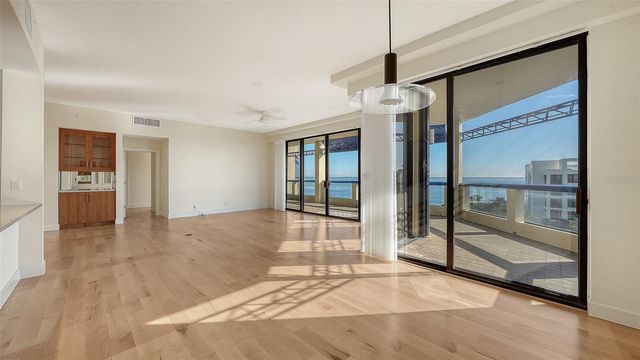 2110 HARBOURSIDE DRIVE 558, Longboat Key, FL 34228